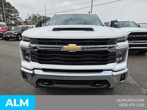 Used 2025 Chevrolet Silverado 2500 LT w/ Convenience Package AWD/4WD image 2