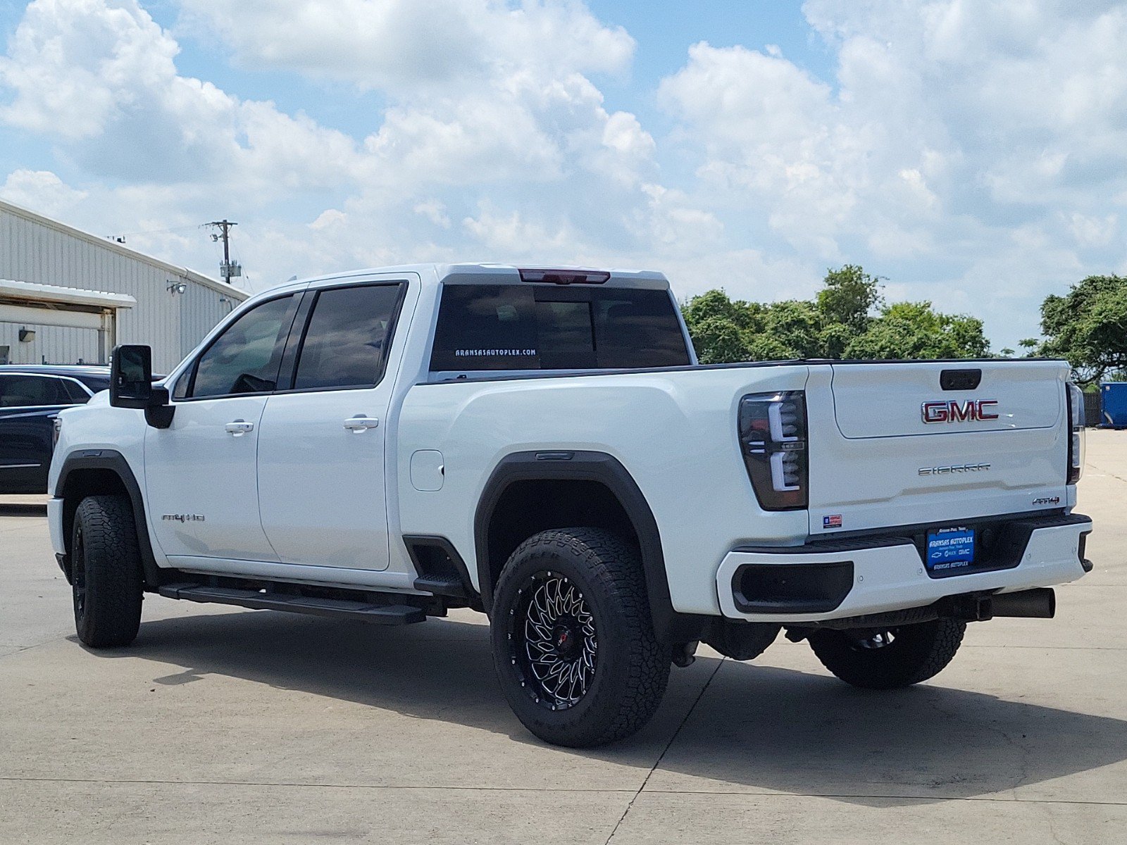 Used 2020 GMC Sierra 2500 AT4 w/ AT4 Premium Package AWD/4WD image 7