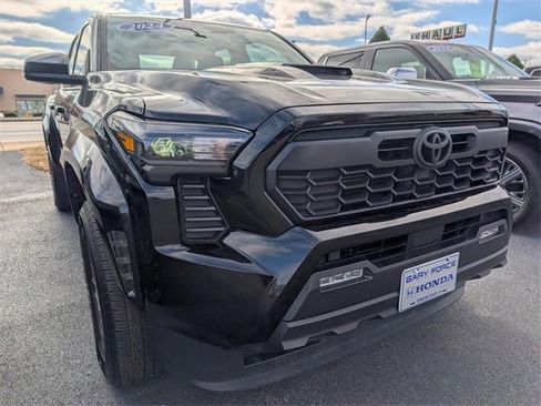 Used 2024 Toyota Tacoma TRD Sport image 21