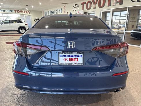 Used 2025 Honda Civic Sport image 9