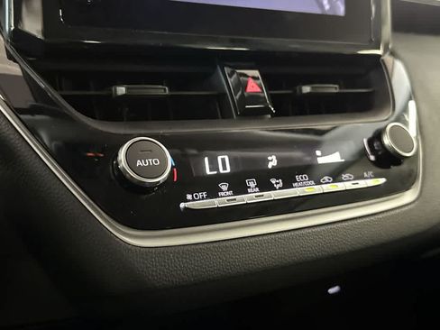 Used 2025 Toyota Corolla LE FWD image 19