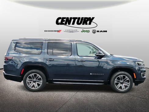 Used 2024 Jeep Wagoneer 4WD w/ Premium Group I image 2