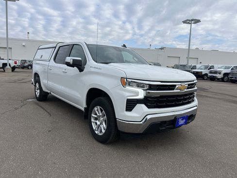 Used 2022 Chevrolet Silverado 1500 LT w/ Safety Package image 4