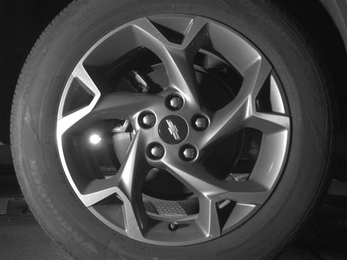 Used 2025 Chevrolet Trax LT FWD image 15