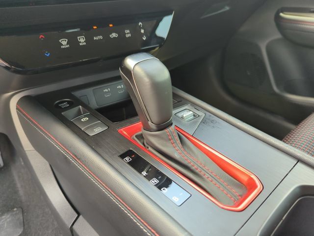 Certified 2025 Nissan Kicks SR FWD image 38