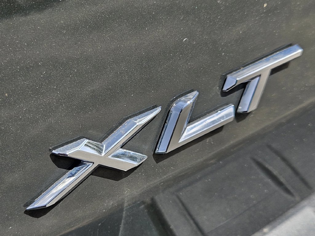 Used 2024 Ford Explorer XLT AWD/4WD image 12