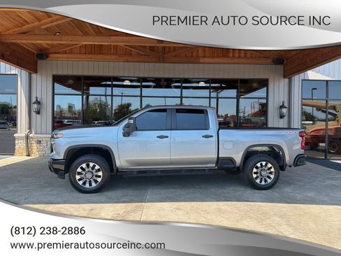 Used 2024 Chevrolet Silverado 2500 Custom w/ Custom Value Package AWD/4WD image 1