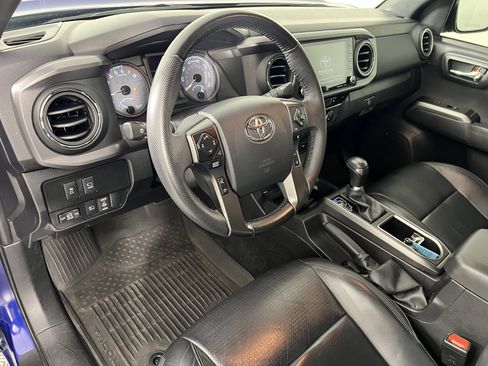 Used 2023 Toyota Tacoma TRD Sport image 16