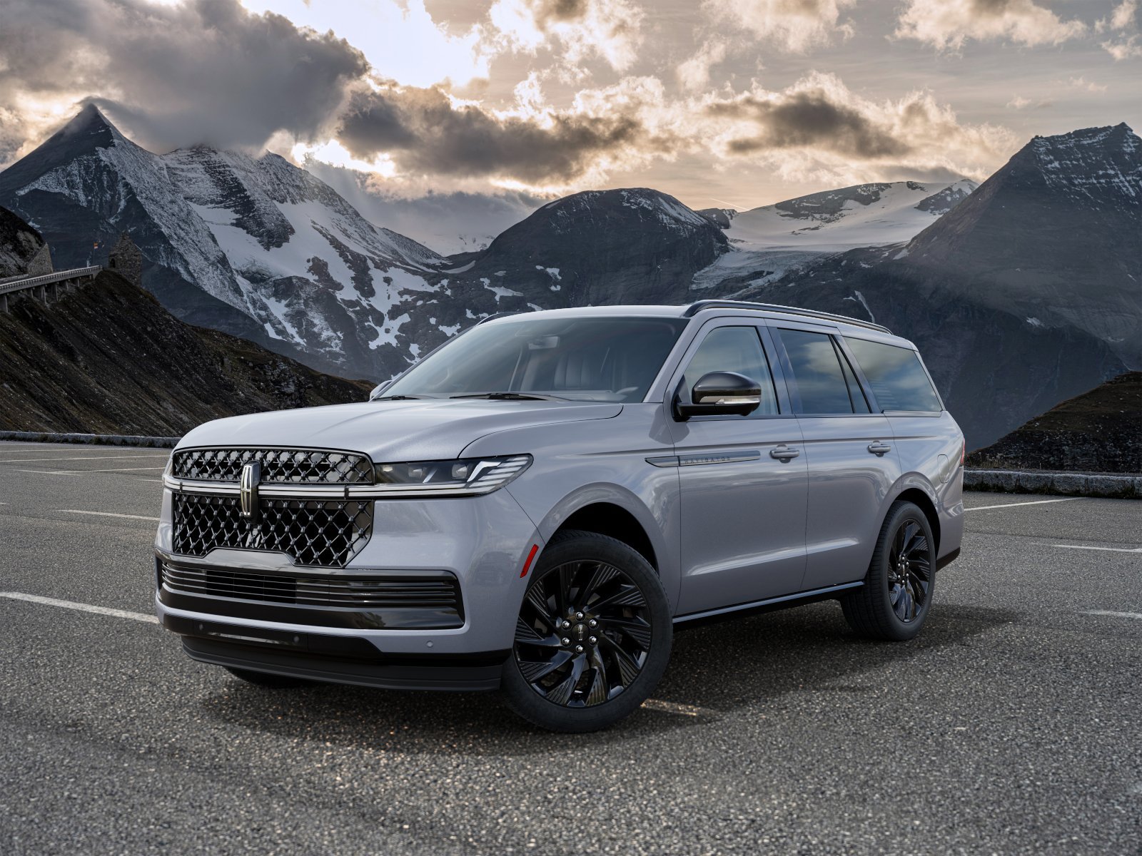 New 2027 Lincoln Navigator Reserve w/ Jet Appearance Package AWD/4WD image 2
