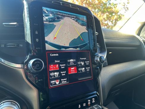 Used 2020 RAM 1500 Laramie image 18