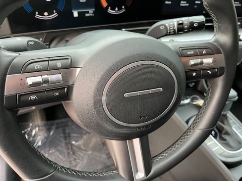 Used 2025 Hyundai Kona SEL image 25