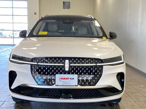 New 2026 Lincoln Nautilus Reserve image 3