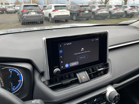 Used 2025 Toyota RAV4 LE image 18