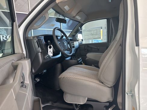 New 2025 Chevrolet Express 2500 Extended w/ Enhanced Convenience Package image 15