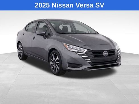 Used 2025 Nissan Versa SV FWD image 2