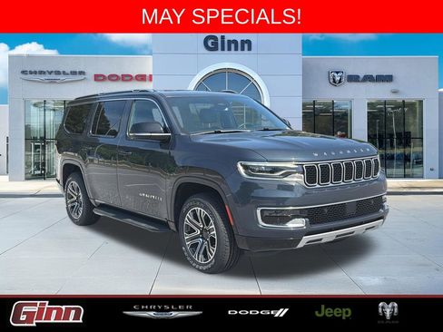 Used 2024 Jeep Wagoneer Series II w/ Flexible Seating Group RWD image 1