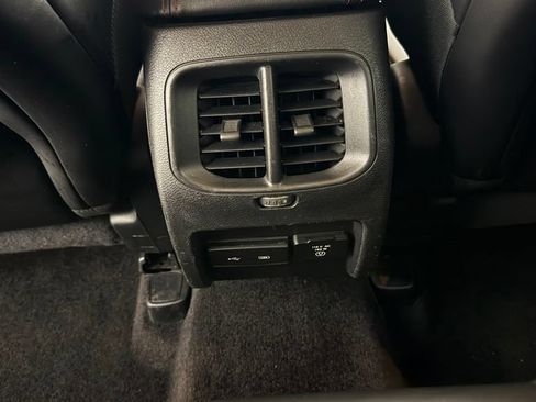Used 2019 Jeep Cherokee Trailhawk AWD/4WD image 32