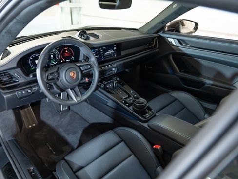 Used 2026 Porsche 911 Carrera 4 GTS AWD/4WD image 4