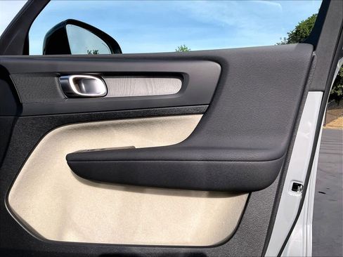 New 2026 Volvo XC40 B5 Plus w/ Protection Package Premier image 30