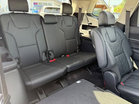 Used 2025 Kia Telluride SX w/ SX Captain's Chair Package FWD image 22