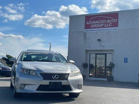 Used 2013 Lexus ES 300h w/ Luxury Pkg FWD image 27