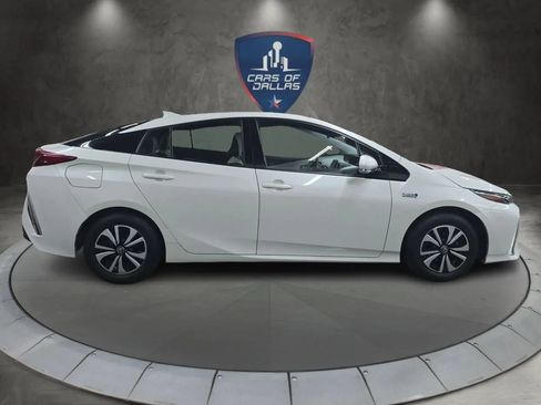 Used 2019 Toyota Prius Prime Premium image 6