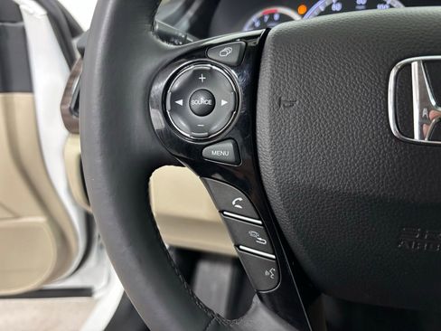 Used 2017 Honda Accord Touring image 21