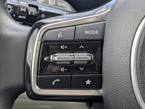 Used 2025 Kia Sorento EX w/ Panoramic Sunroof Package image 28