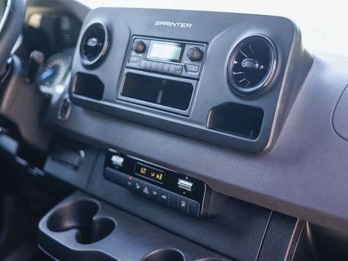 New 2024 Mercedes-Benz eSprinter 170 Cargo image 13