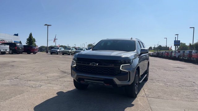 Used 2023 Chevrolet Tahoe Z71 w/ Luxury Package AWD/4WD image 4