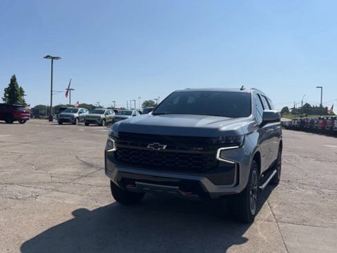 Used 2023 Chevrolet Tahoe Z71 w/ Luxury Package AWD/4WD image 4