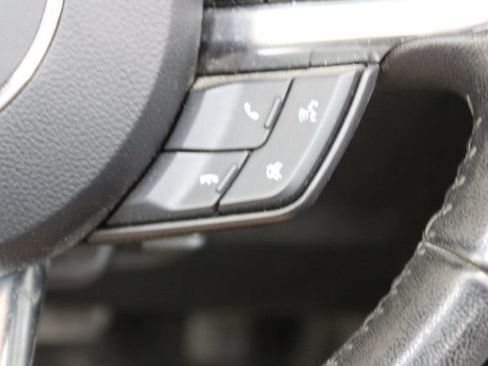 Used 2016 Ford Mustang Convertible RWD image 18