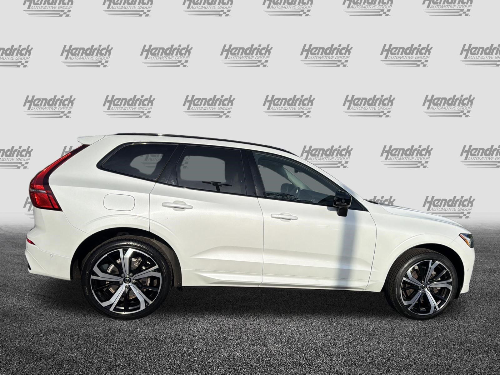Used 2023 Volvo XC60 B6 Ultimate w/ Protection Package Premier AWD/4WD image 11