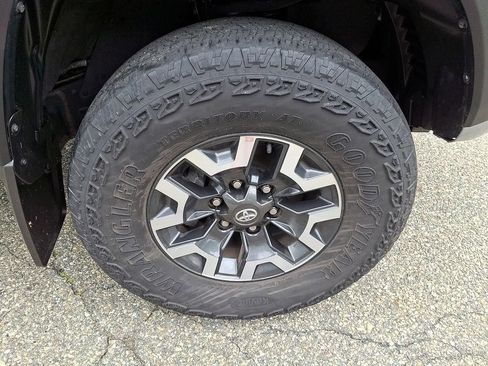 Used 2023 Toyota Tacoma TRD Off-Road AWD/4WD image 11