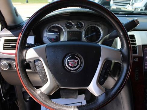 Used 2014 Cadillac Escalade Premium RWD image 19