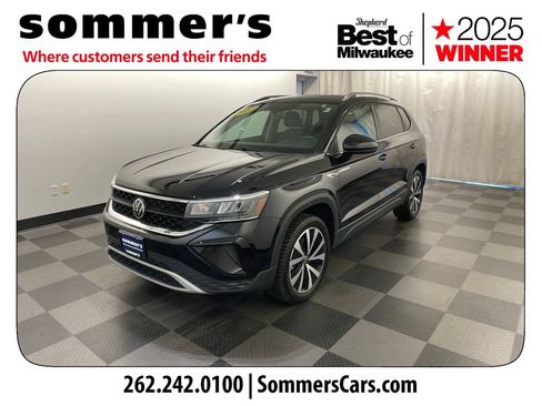 Used 2022 Volkswagen Taos SE AWD/4WD image 2