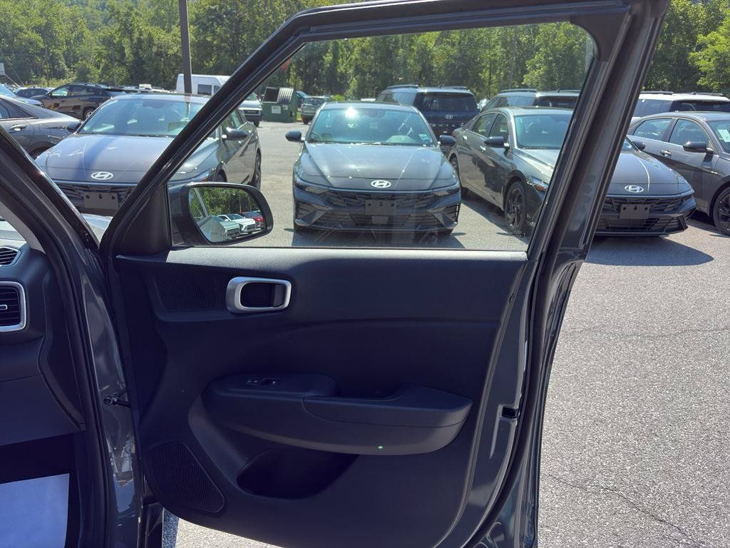 New 2026 Hyundai Venue SEL FWD image 16