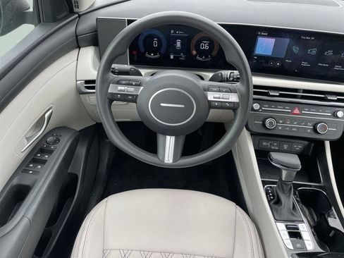 New 2026 Hyundai Tucson SE image 19