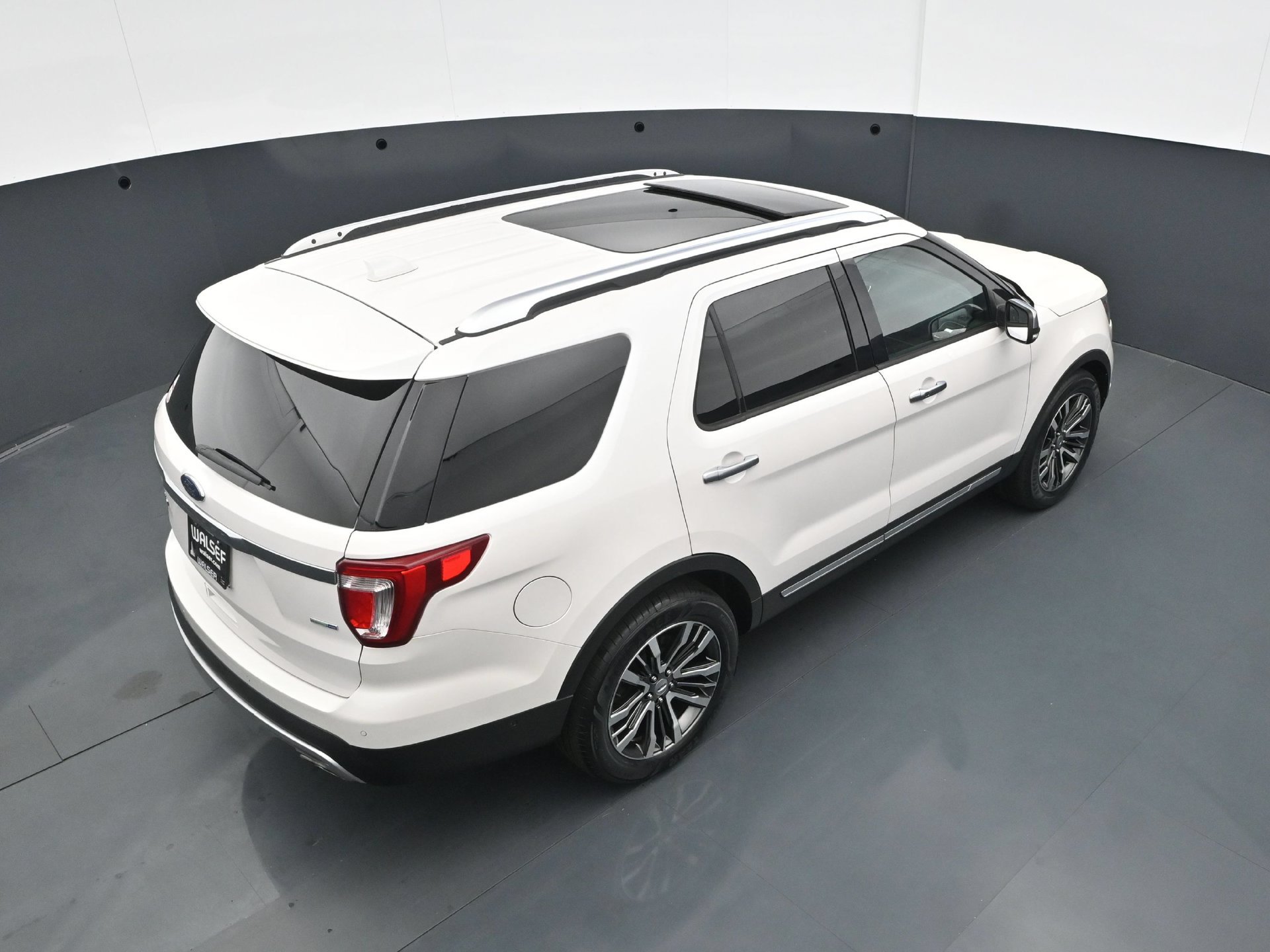 Used 2017 Ford Explorer Platinum AWD/4WD image 40