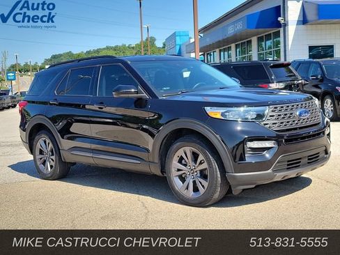 Used 2022 Ford Explorer XLT w/ Equipment Group 202A AWD/4WD image 7