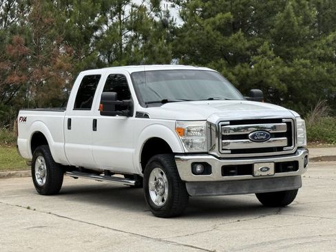 Used 2014 Ford F250 XLT w/ XLT Value Package AWD/4WD image 3