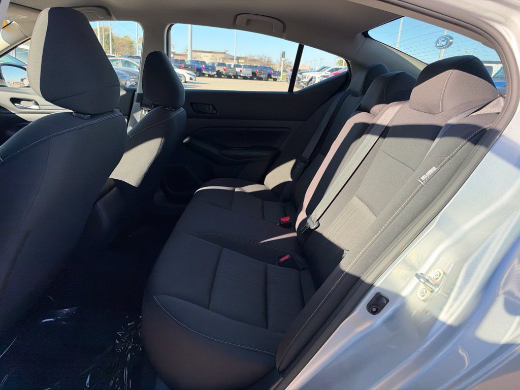 Used 2024 Nissan Altima 2.5 SV FWD image 5