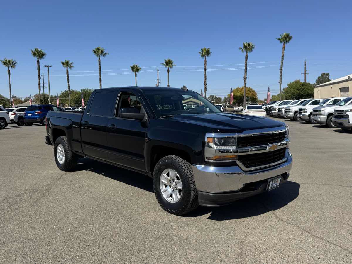 Used 2017 Chevrolet Silverado 1500 LT AWD/4WD image 2