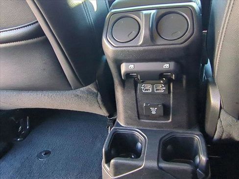 Used 2020 Jeep Gladiator Overland image 17