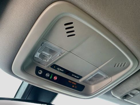 Used 2022 Chevrolet Malibu LT FWD image 18