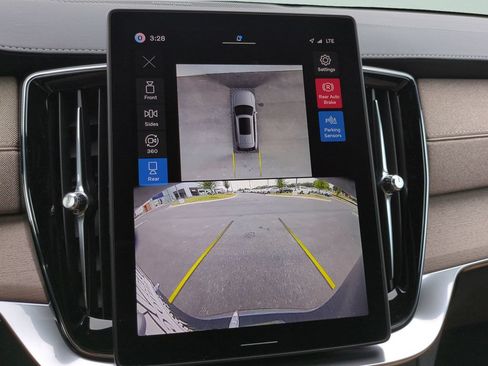 New 2026 Volvo XC90 B6 Plus w/ Protection Package Premier AWD/4WD image 16