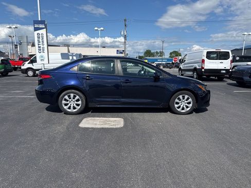 Used 2024 Toyota Corolla LE FWD image 4