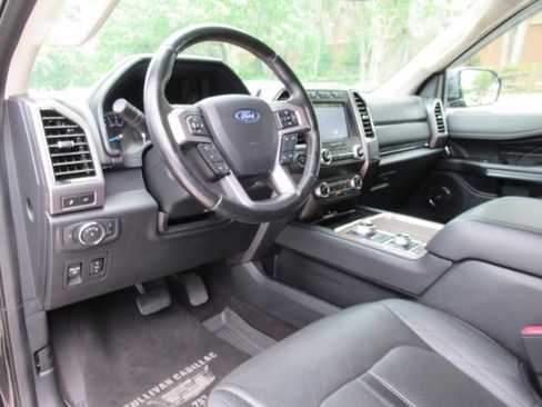 Used 2019 Ford Expedition Platinum AWD/4WD image 17