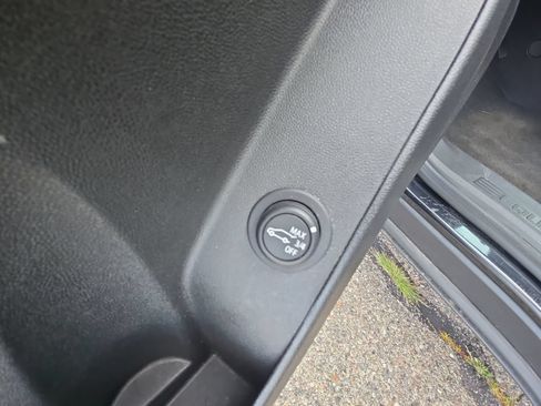 Used 2024 Chevrolet Equinox LT FWD image 38