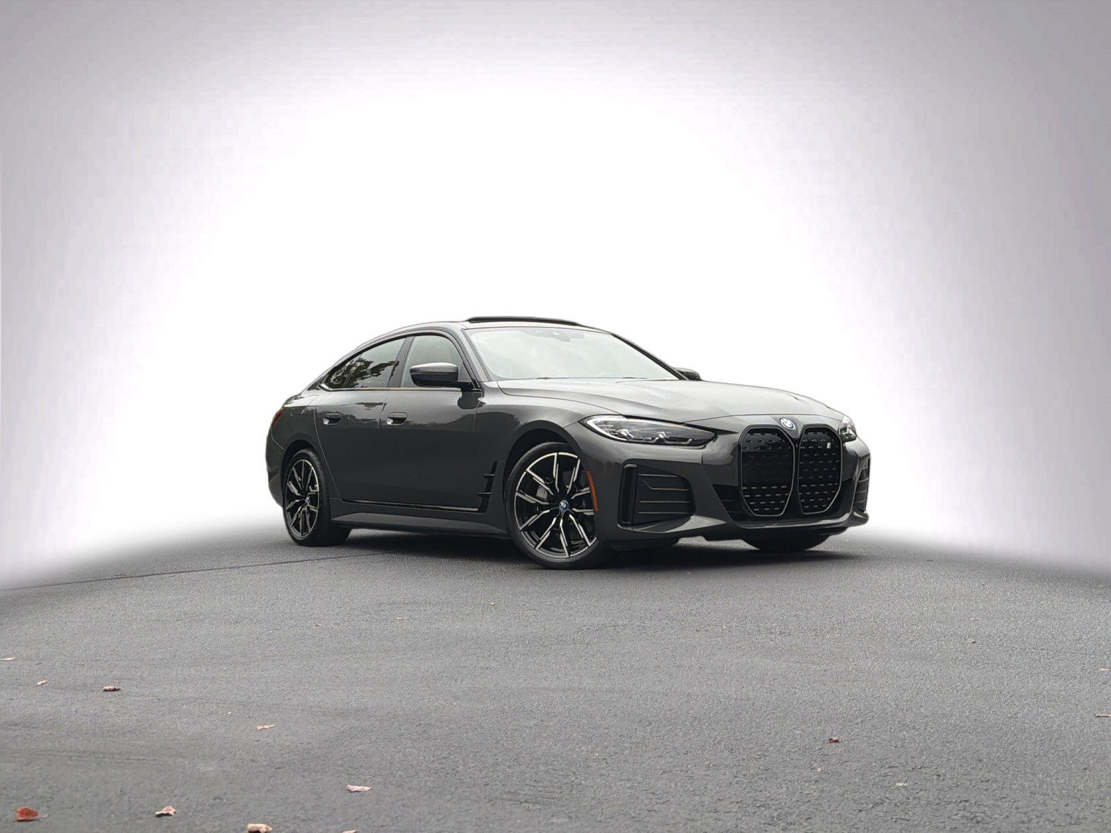 Used 2024 BMW i4 eDrive40 w/ M Sport Package RWD image 2